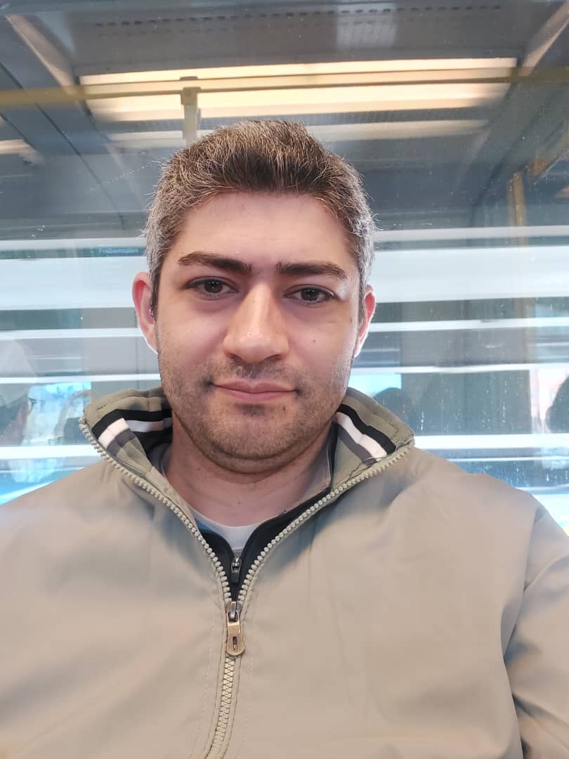 Hossein Dakhili